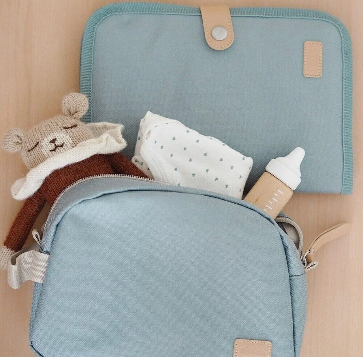 BEABA, Protège carnet de santé - VERT SAUGE Beaba