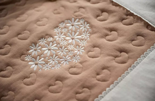 Grand tapis de jeu en coton matelassé - PETIT COEUR Sauthon