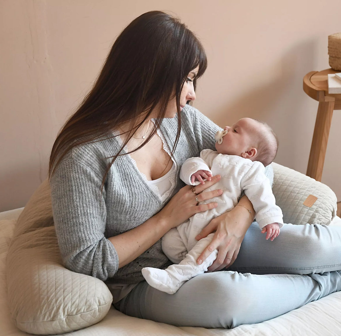 Coussin maternité Béaba Big Flopsy pour grossesse et allaitement