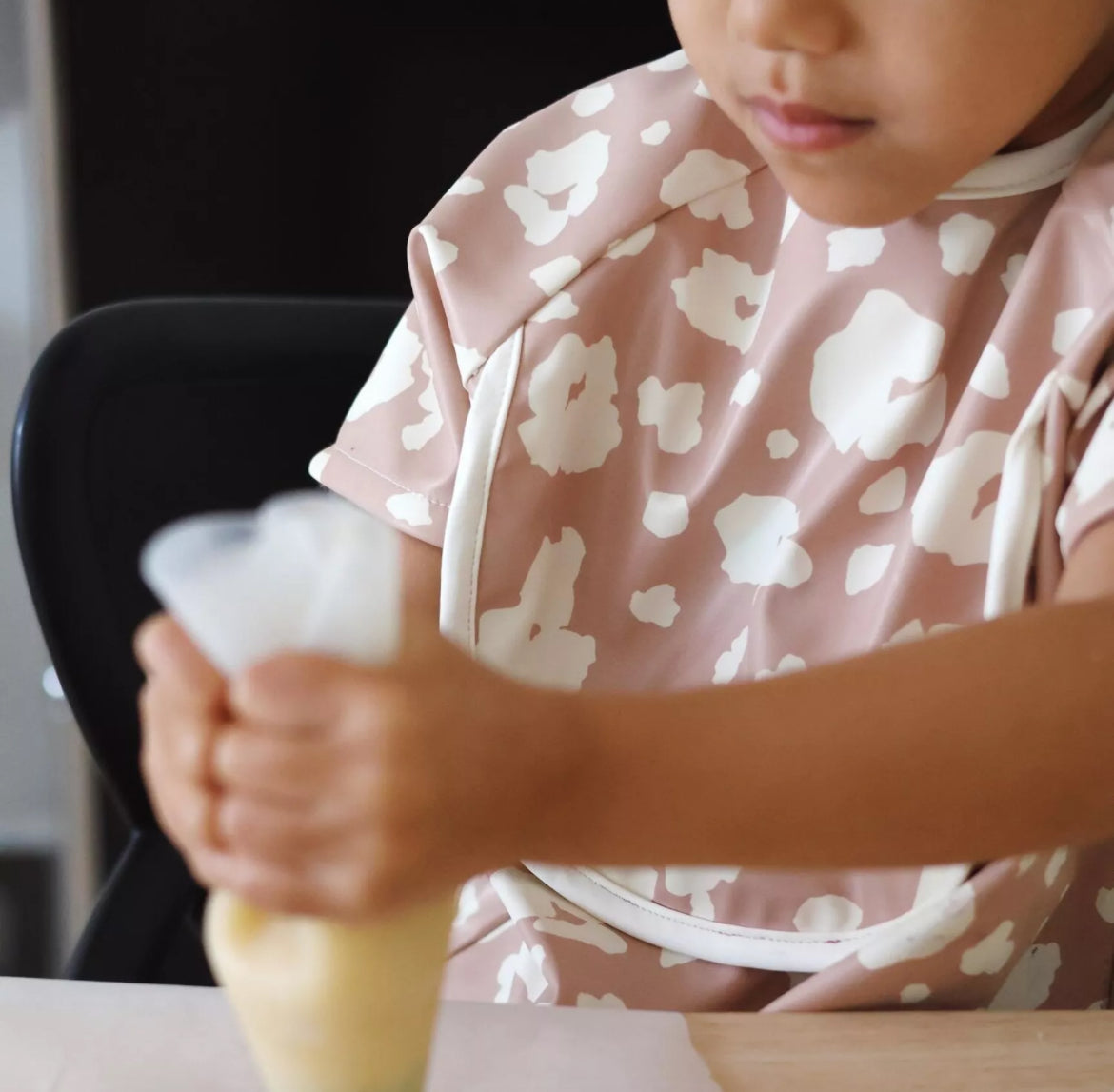 BEABA, Bavoir à manches évolutif et 2 en 1 - Savannah bloom BB Cigogne