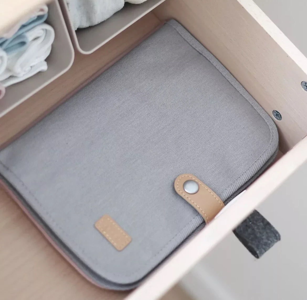 BEABA, Protège carnet de santé - GRIS PERLE BB Cigogne