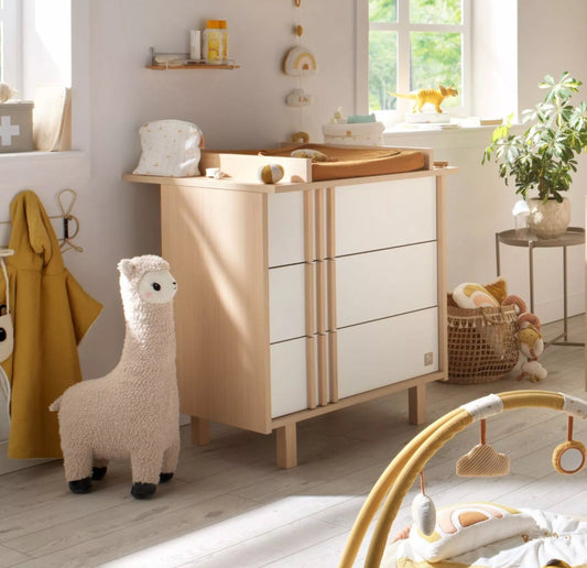 Commode 3 tiroirs en décor chêne velours et blanc avec appliques en bois - NATURE Sauthon