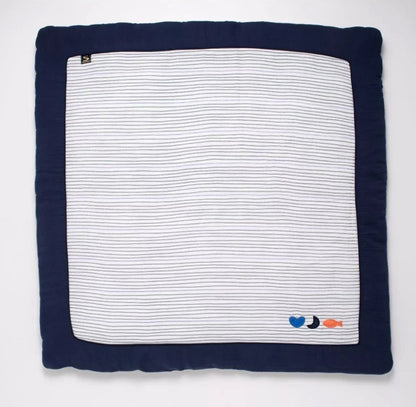 Grand tapis de jeu en double gaze de coton marinière - BABY SAILOR BB Cigogne