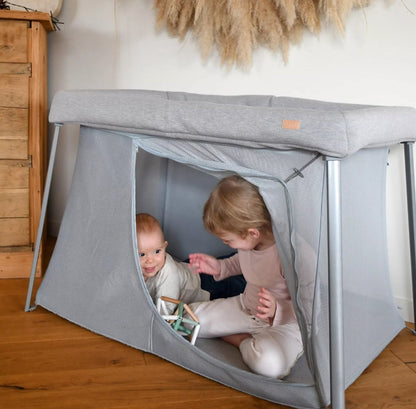 Nouveauté ! BEABA, Lit parapluie 3 en 1 - Eazy sleep - Gris chiné / Galet BB Cigogne