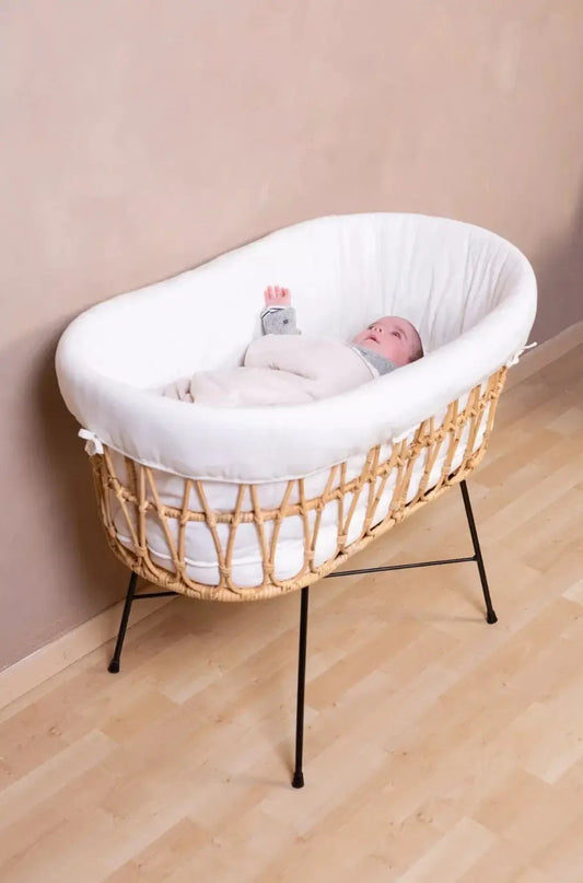 Berceau en rotin - pied en métal Childhome