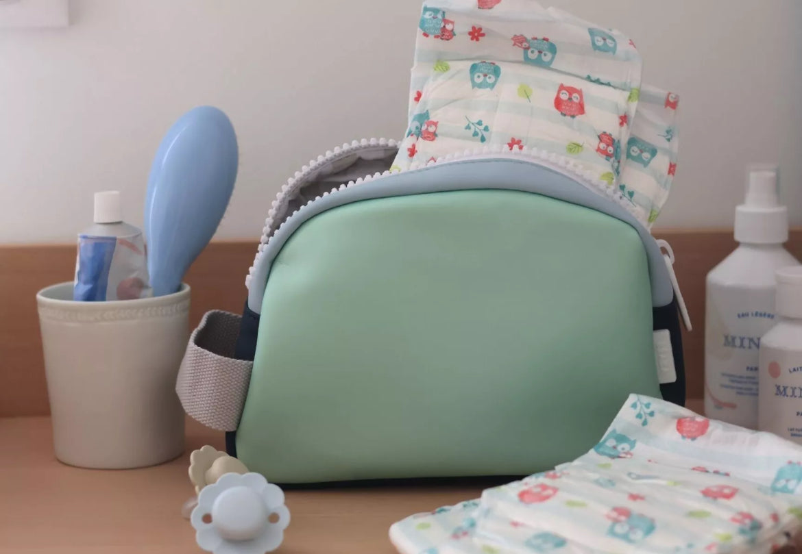 BEABA , Trousse de toilette Faro- MATCHA LATTE BB Cigogne